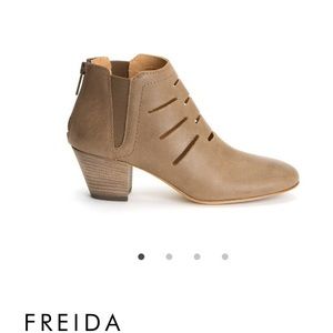 NWT Italian leather booties!